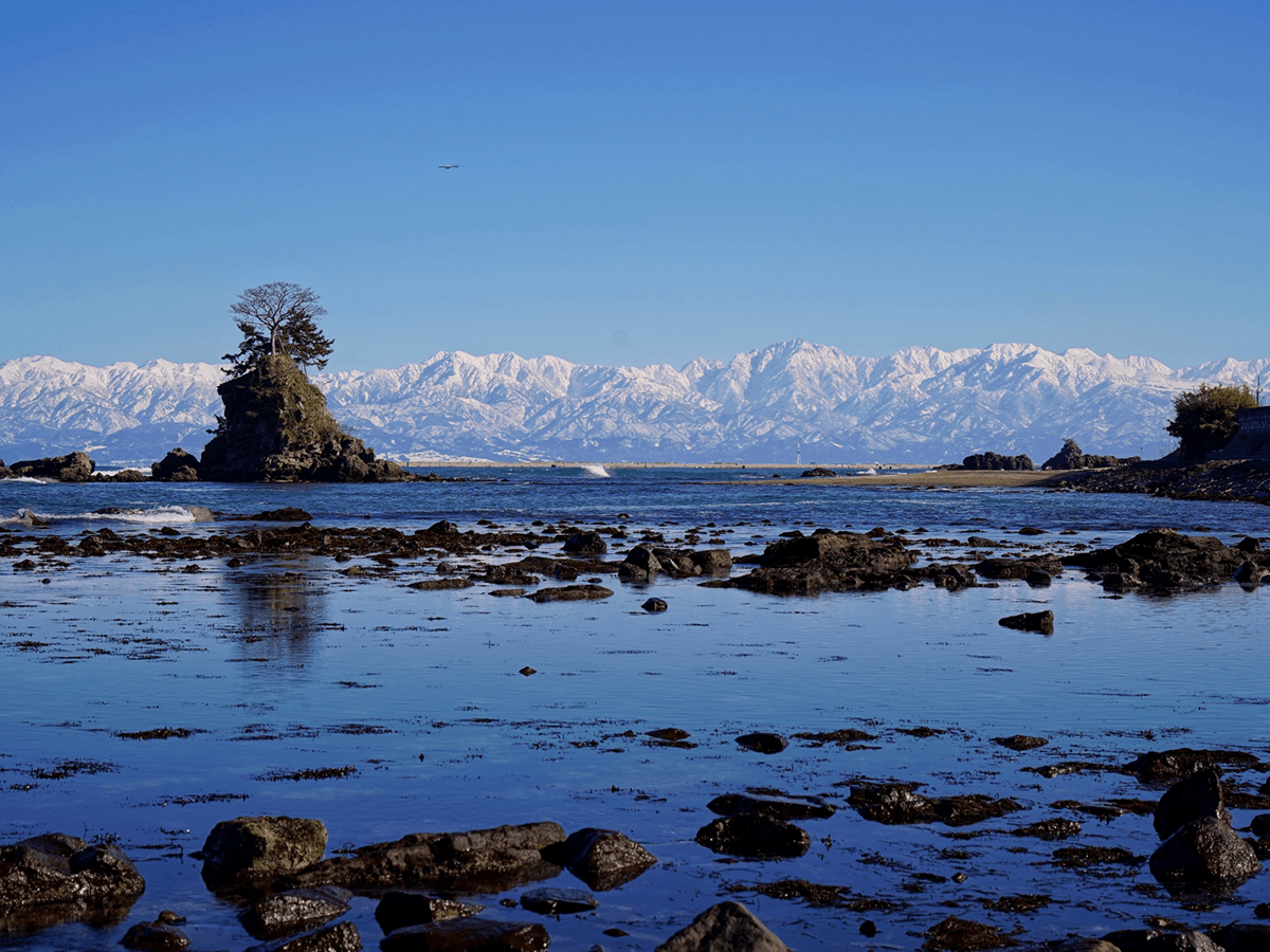 富山の海と立山連峰